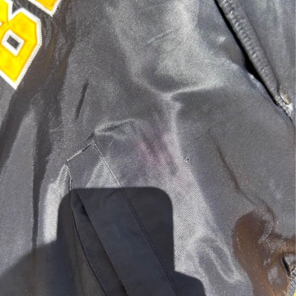 Men’s size Large Boston Bruins Coat - Picture 4 of 4